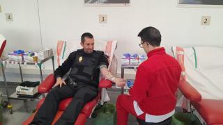 La Policía Nacional supera el reto de 200 donaciones de sangre en Zaragoza: El servicio lo llevamos en el ADN