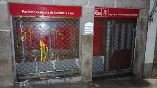 Imagen de la sede del PSOE de Béjar tras ser vandalizada por segunda vez en menos de 10 días