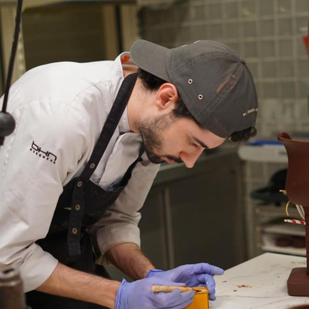 Luis Fernández, a la repostería.