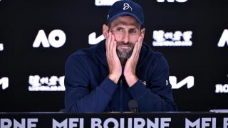 Novak Djokovic, abatido en la sala de prensa del Open de Australia