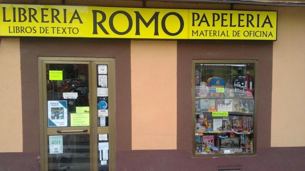 Fachada de la Papelería-Librería Romo.