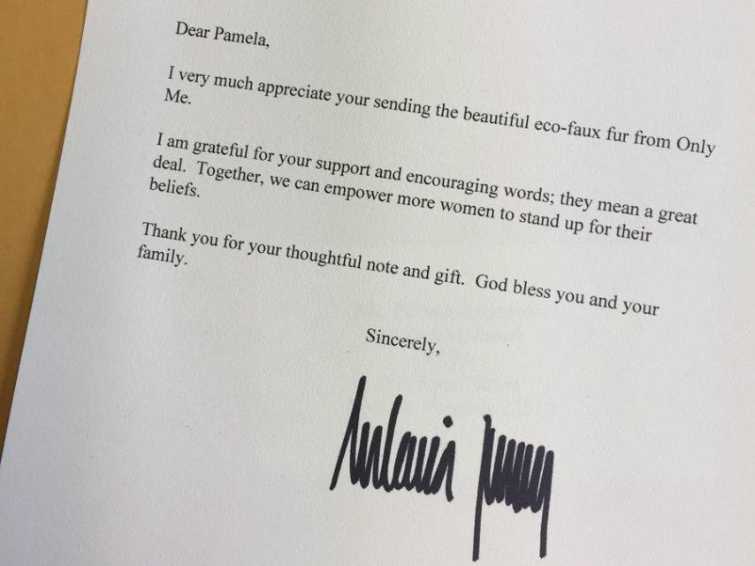 Una carta de Melania durante el anterior mandato de su esposo, fechada en 2017.
