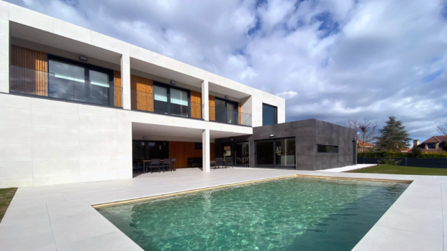 Recreación virtual de una vivienda construida por la empresa Cube.