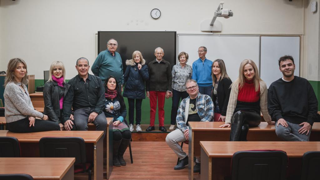 Trece miembros de los Merino, la familia con cinco generaciones de profesores que han enseñado en España.