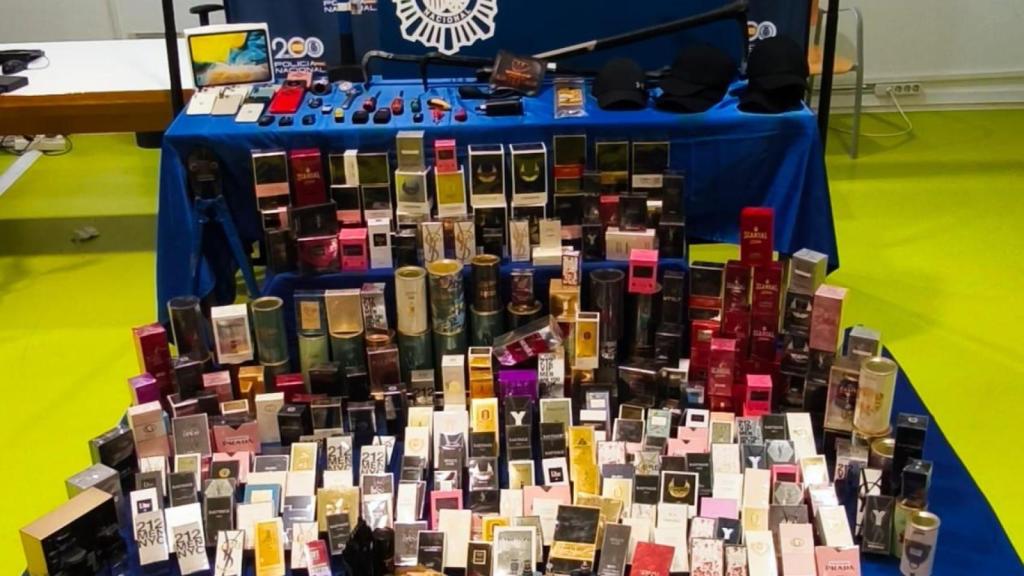 La Policía ha logrado recuperar la mayor parte de los 315 perfumes sustraidos cuyo valor supera los 18.000 euros.