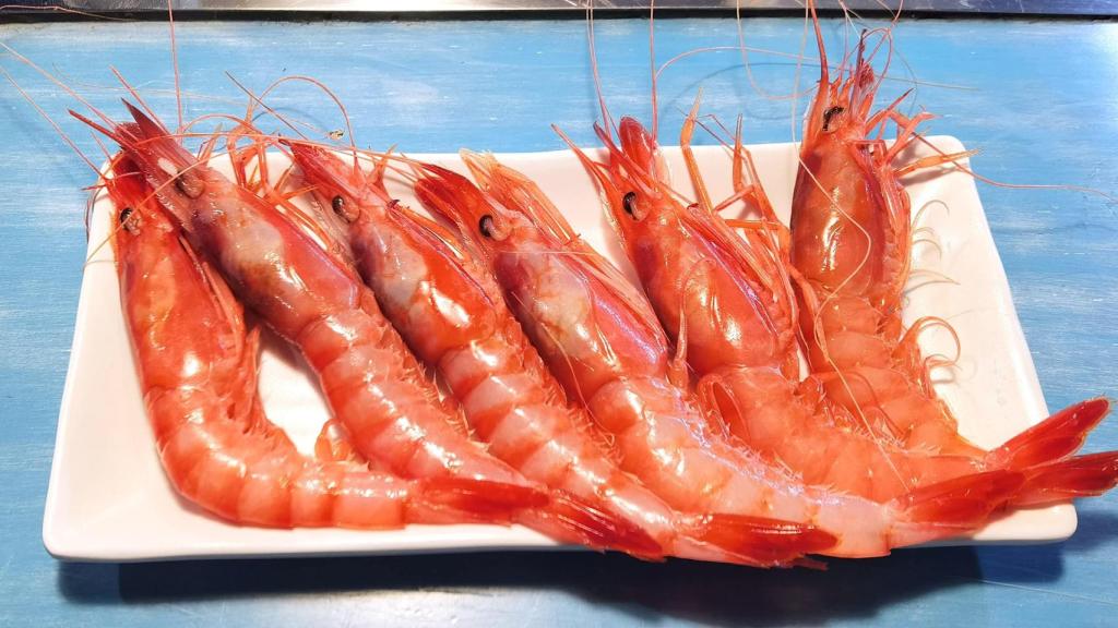 El plato de gamba roja en El loco del mar, en el Mercado Central de Alicante.