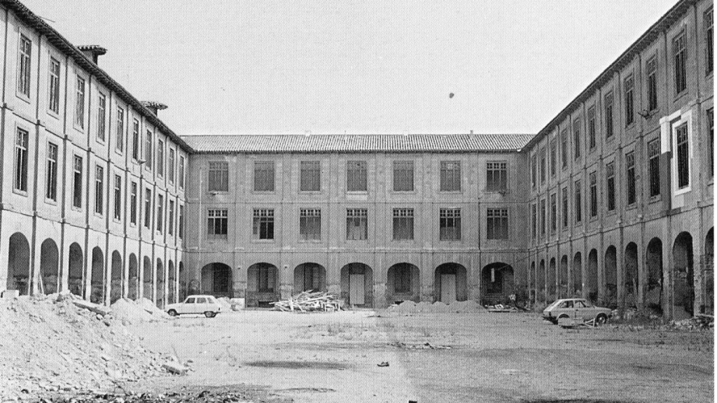 El patio donde estaban ubicados los hombres.