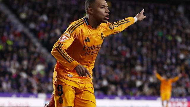 Mbappé celebra su gol con el Real Madrid ante el Real Valladolid.