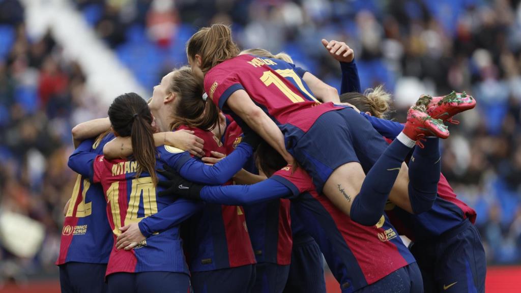 Las jugadoras del Barça celebran uno de los goles ante el Real Madrid en la final de la Supercopa.