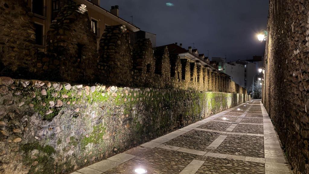 Nueva iluminación de las Cercas Medievales de la ciudad de León