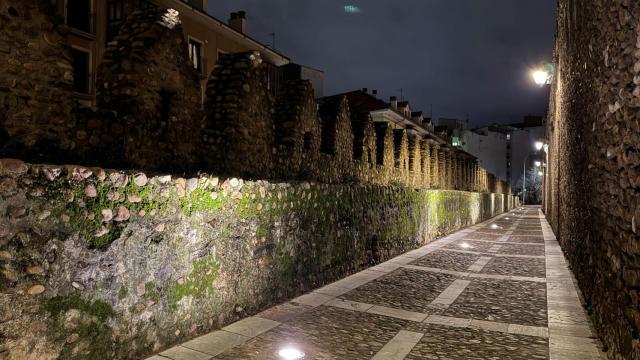 Nueva iluminación de las Cercas Medievales de la ciudad de León