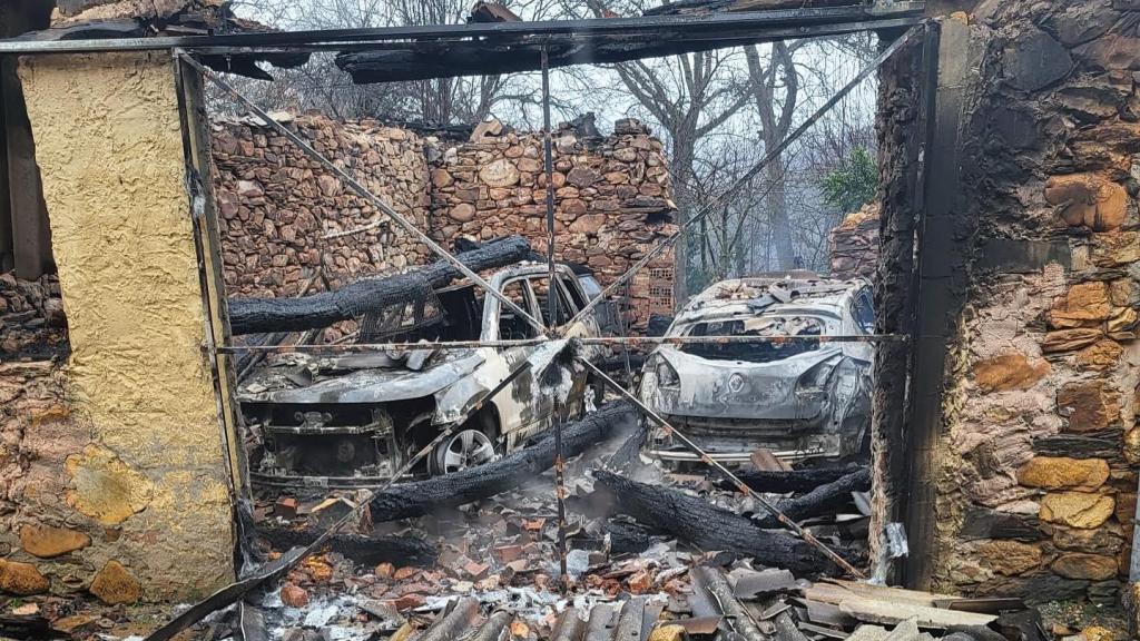 Imagen del incendio de este domingo en Villar del Monte