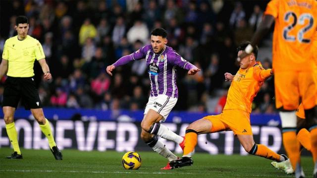 Amallah con la bola en el partido ante el Real Madrid