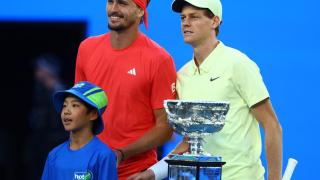 Alexander Zverev y Jannik Sinner, antes de la final del Open de Australia