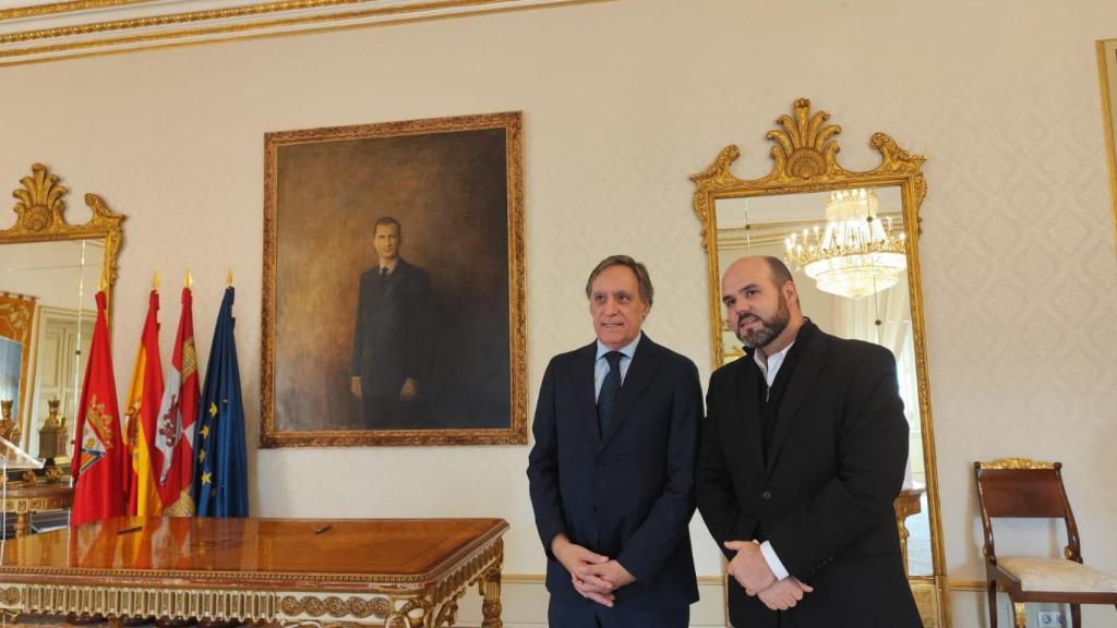 El alcalde de Salamanca, Carlos García Carbayo, junto al secretario de Economía y Turismo de Santa Catarina, Jorge Cervantes;