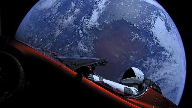 Tesla Roadster en el espacio.