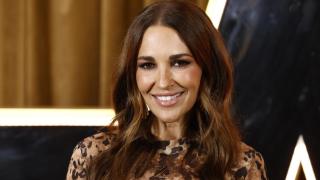 La chaqeuta de ante marrón que Paula Echevarría va a convertir en un objeto de deseo