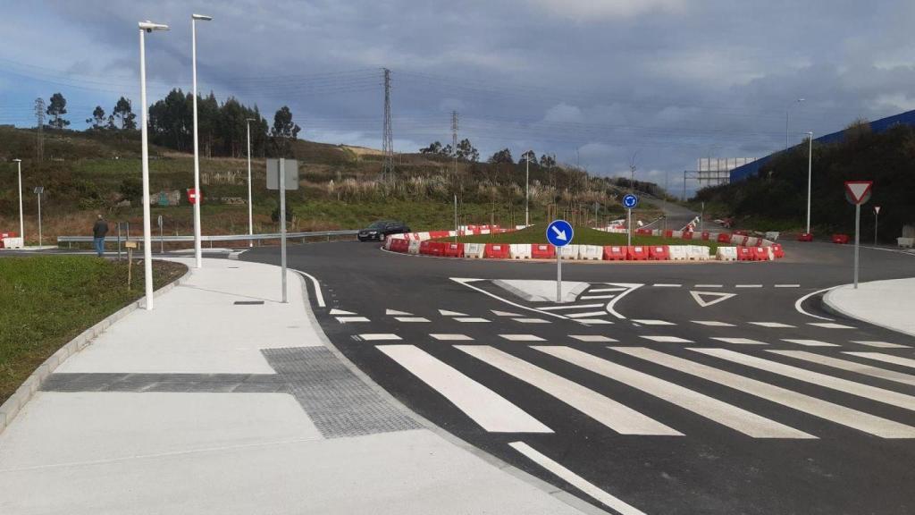 Abierta al tráfico la nueva rotonda de As Rañas en A Coruña.