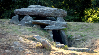 Imagen de un dolmen.