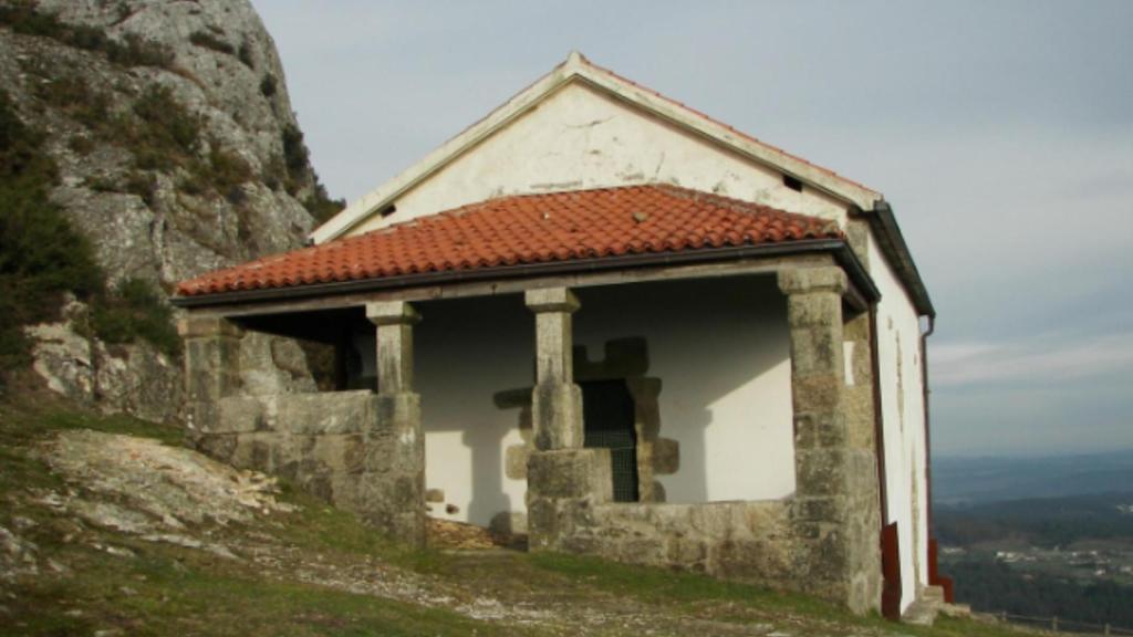 Capela de San Sebastián do Pico Sacro.