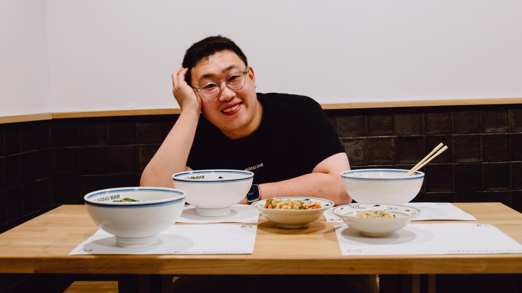 Óscar Ling en Biáng Biáng Bar.