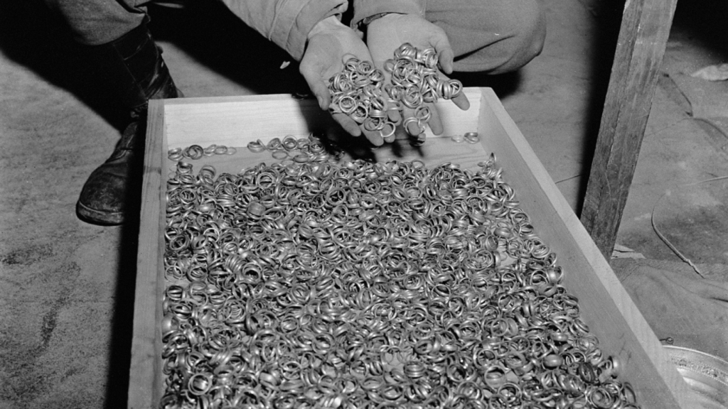 Desposeyendo a la muerte Gold Buchenwald.