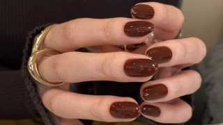 Manicura 'Mocha Mousse