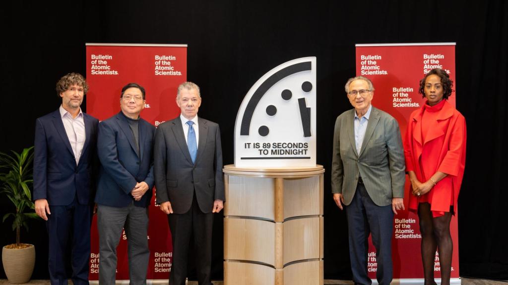 Daniel Holz, a la izquierda, junto a otros miembros de SASB.