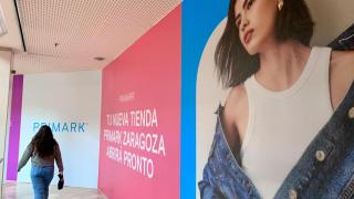 Un vinilo anuncia ya el desembarco de Primark con su segunda tienda en Zaragoza.