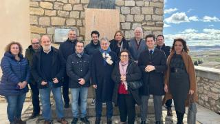 La delegación de Uruguay visita La Puebla de Albortón.