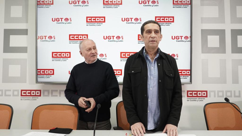 El secretario general de UGT, Faustino Temprano, y el de CCOO, Vicente Andrés, durante su rueda de prensa de este martes