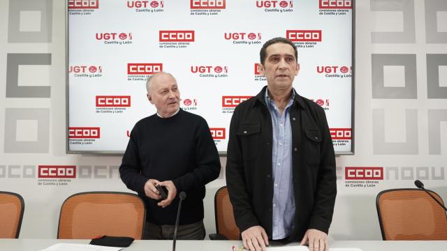 El secretario general de UGT, Faustino Temprano, y el de CCOO, Vicente Andrés, durante su rueda de prensa de este martes
