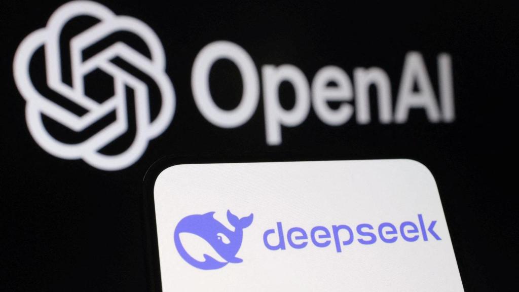 Logotipos de OpenAI y DeepSeek