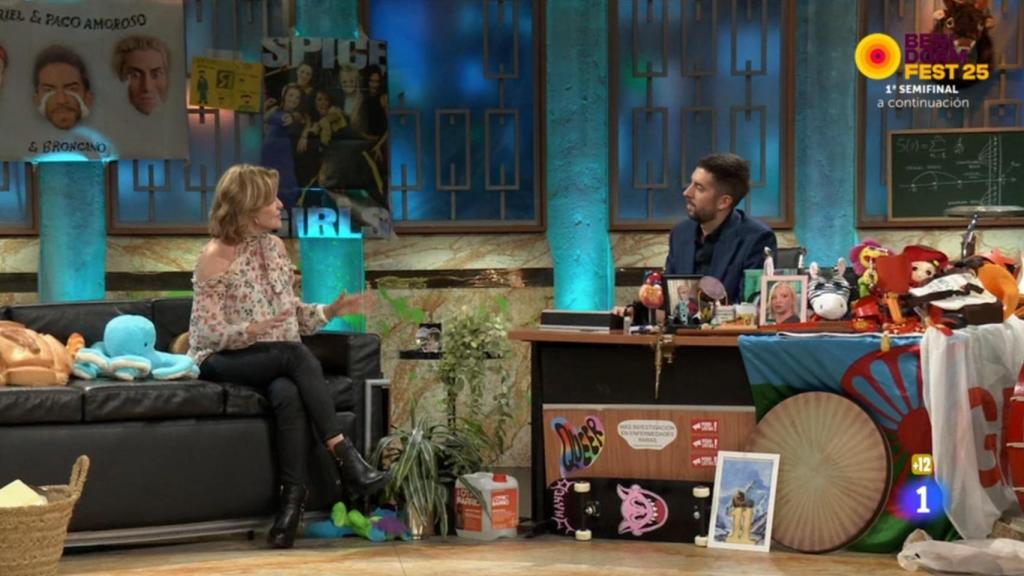 Almudena Ariza y David Broncano en 'La Revuelta'.