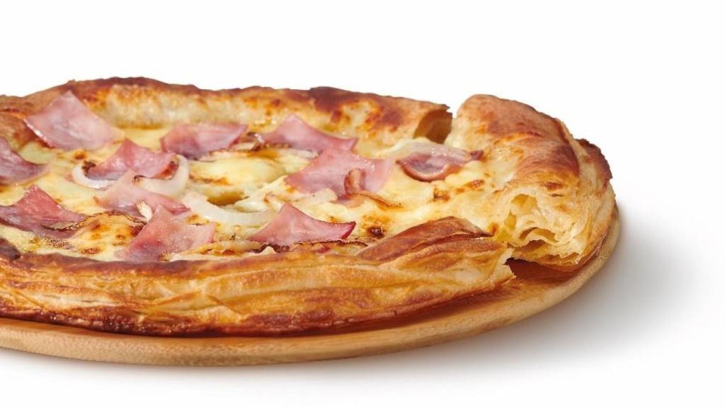 Croissantizzima, una pizza con masa estilo croissant, de Domino’s Pizza.