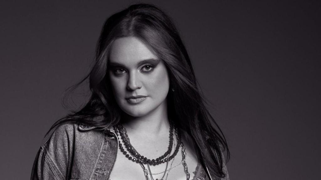 DeTeresa, frente al objetivo de Valero Rioja.