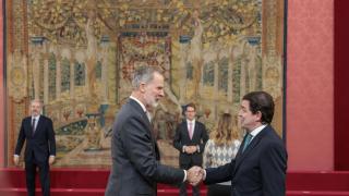 El presidente de la Junta de Castilla y León, Alfonso Fernández Mañueco, junto al Rey Felipe VI