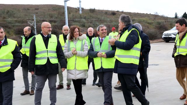 El consejero de Movilidad y el alcalde de Salamanca visitan las obras del Puerto Seco