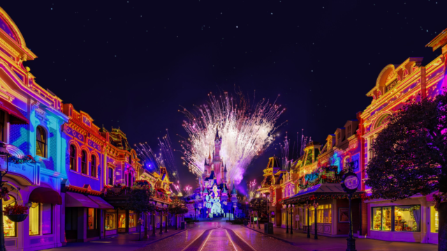 Imagen del nuevo espectáculo de Disneyland París que ocupa incluso Main Street.