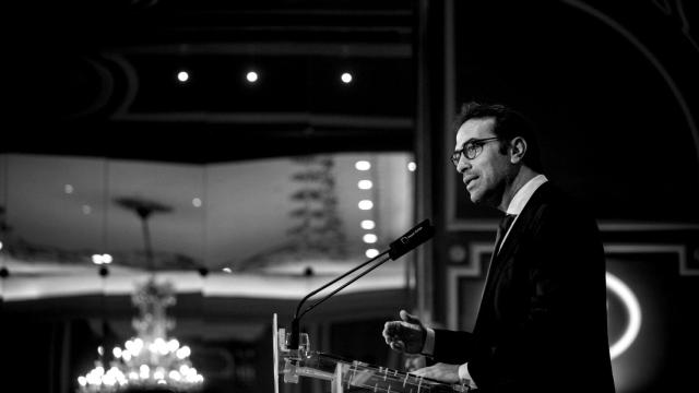 El ministro de Economía, Comercio y Empresa, Carlos Cuerpo, interviene durante un desayuno informativo organizado por Fórum Europa.