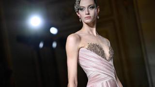Armani Privé celebra el poder de la luz con su colección Alta Costura primavera-verano 2025: todos los detalles