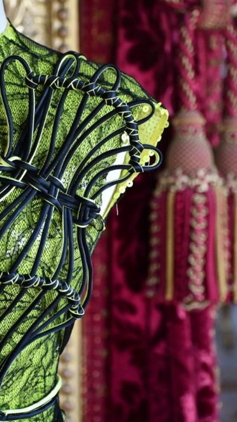 Jean Paul-Gaultier, expuesto en el Louvre