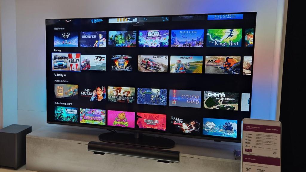 Diederik Houtman (Director de Producto de Titan OS) buscando videojuegos en Titan OS