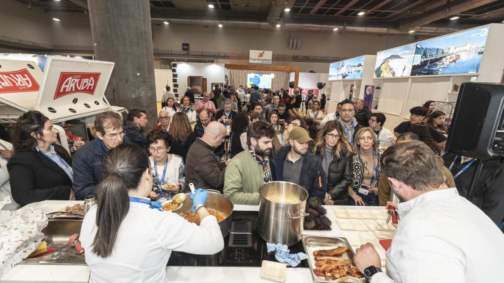 Público asistente en el stand de la Diputación de A Coruña.