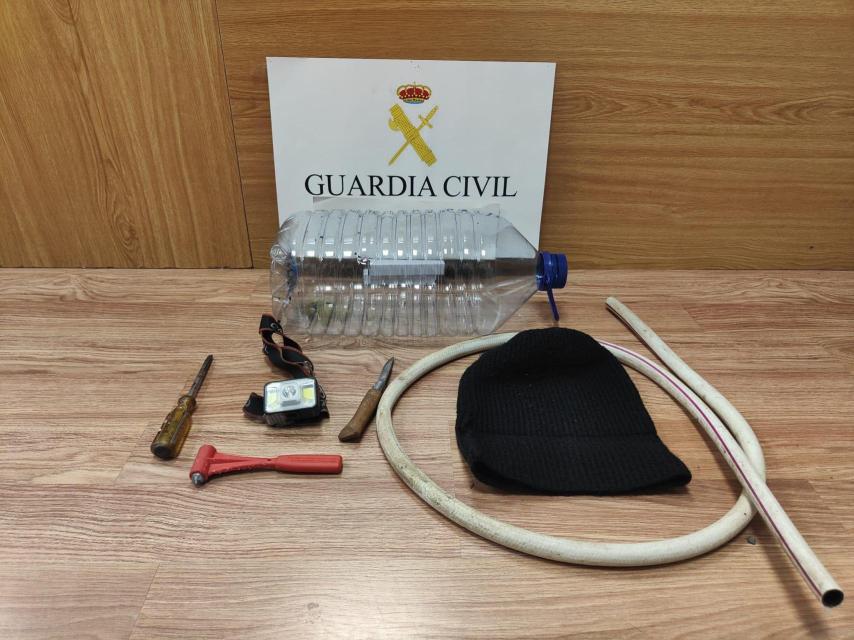 Herramientas incautadas en el momento de la detención.