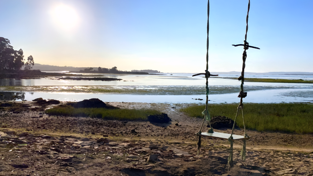 Columpio en el litoral de Cambados