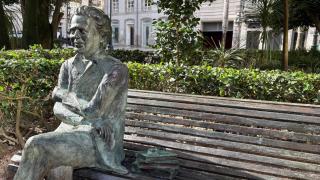 Estatua de Domingo Villar instalada desde hoy en la Alameda de Vigo.