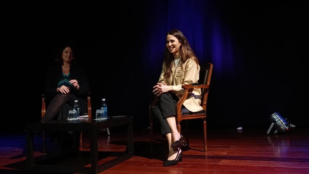 Núñez-Milara, a la derecha, durante su conferencia en la Fundación Mediterráneo.
