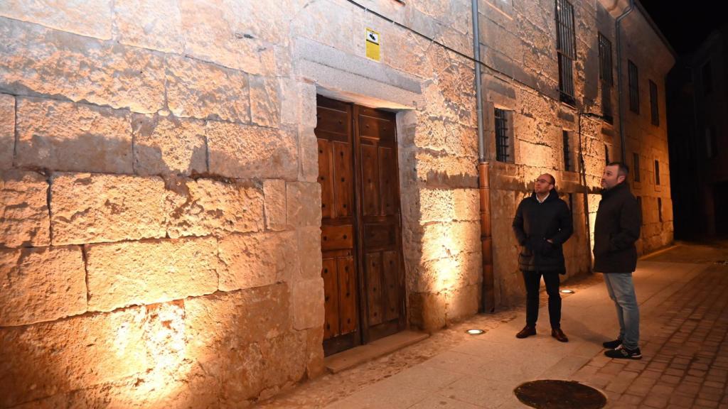 El alcalde visita los trabajos de la iluminación artística y eficiente