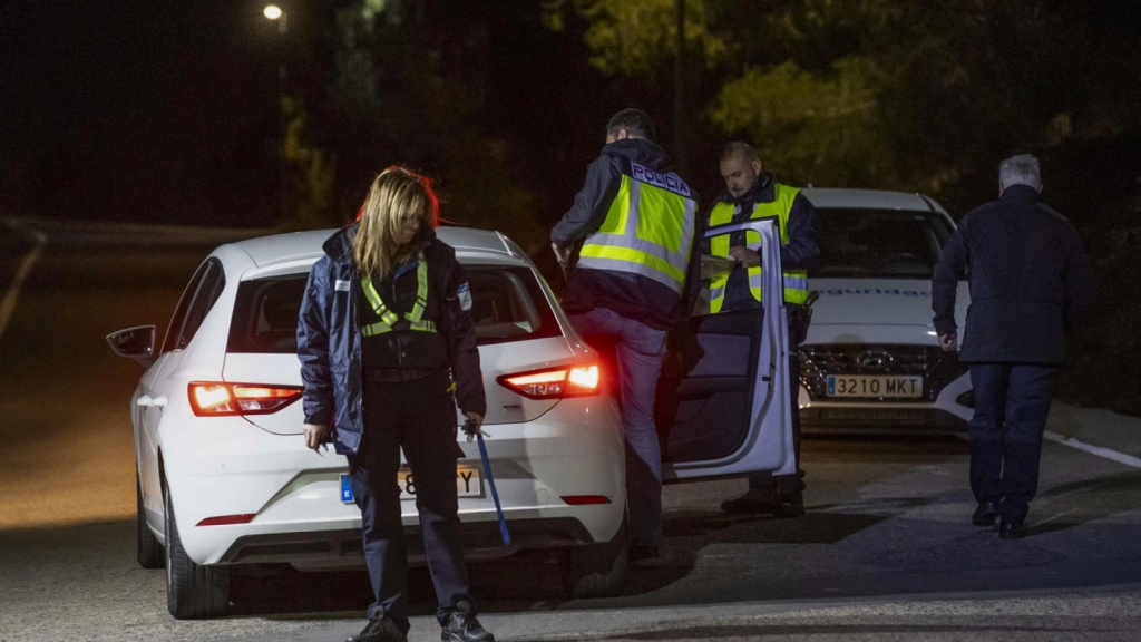 Varios agentes investigan este jueves la explosión producida en Javalí Viejo (Murcia)
